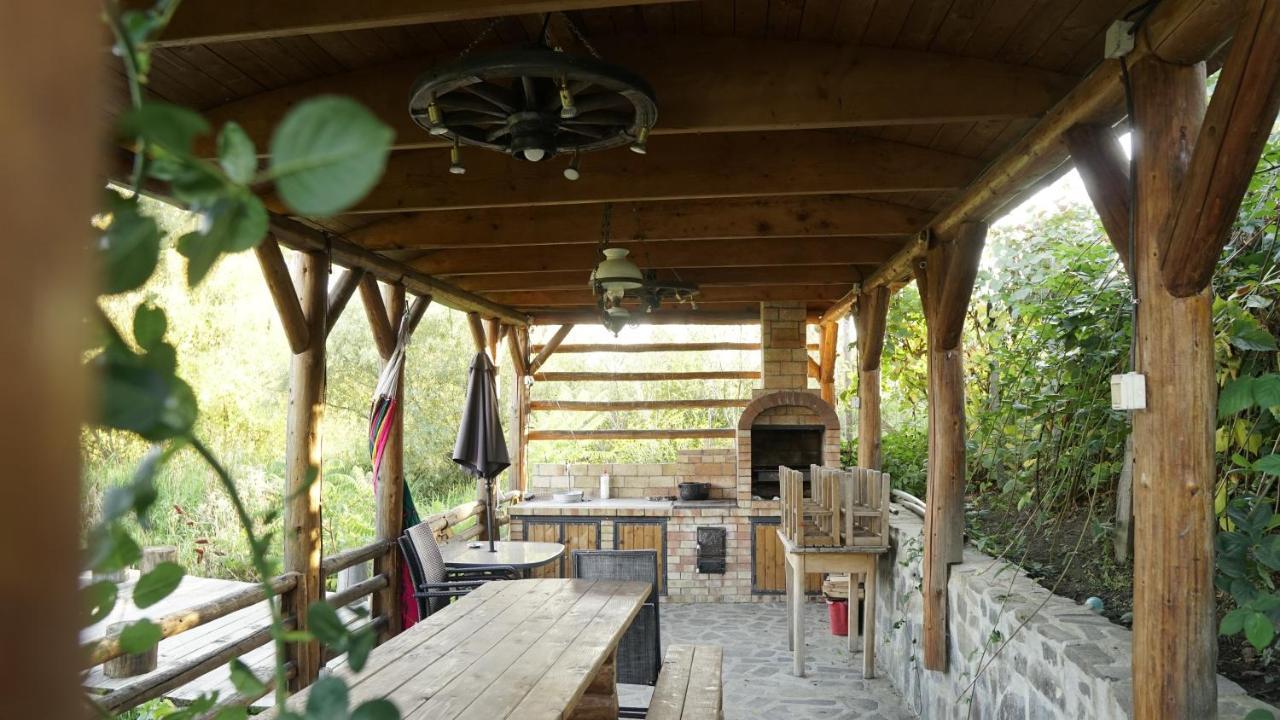 הוילה Borlesti Casa Cu Fantana מראה חיצוני תמונה